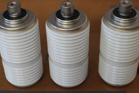 影響真空開(kāi)關(guān)管價(jià)格的因素有哪些?