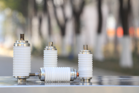 真空開關(guān)管接觸點選什么材質(zhì)好？一般為銅合金！