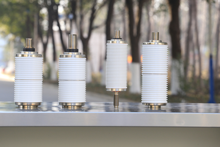 真空開關(guān)管結(jié)構(gòu)及工藝有怎樣的特點(diǎn)和優(yōu)勢？