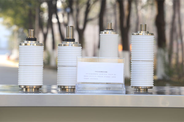 真空開關(guān)管絕緣外殼采用玻璃材料，優(yōu)勢多多！