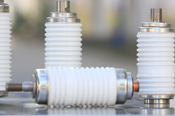 怎樣解決真空滅弧室的漏氣問(wèn)題？